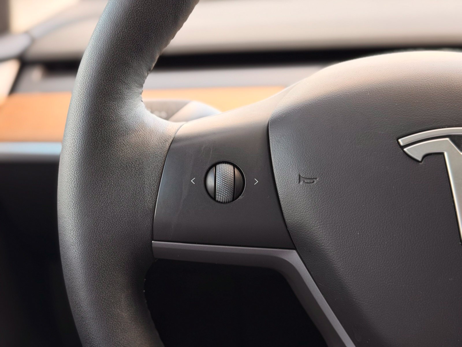 Used 2024 Tesla Model Y Long Range RWD image 33