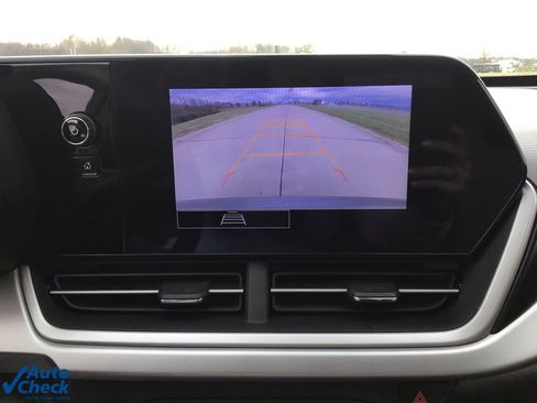 Used 2024 Chevrolet Trax LS w/ Driver Confidence Package image 38