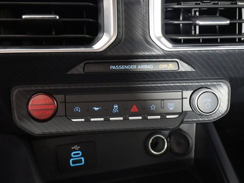 Used 2025 Ford Mustang Premium image 39