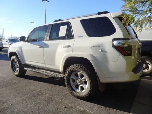 Used 2020 Toyota 4Runner SR5 Premium image 5