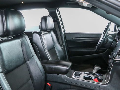Used 2022 Jeep Grand Cherokee Laredo X AWD/4WD image 26