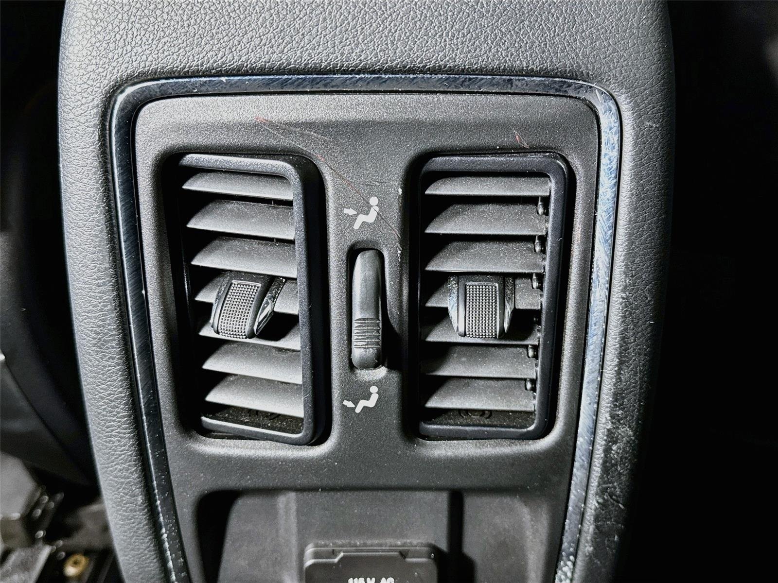 Used 2020 Jeep Grand Cherokee Altitude RWD image 25