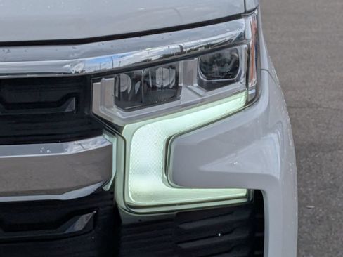 Used 2023 Chevrolet Silverado 1500 LT AWD/4WD image 9