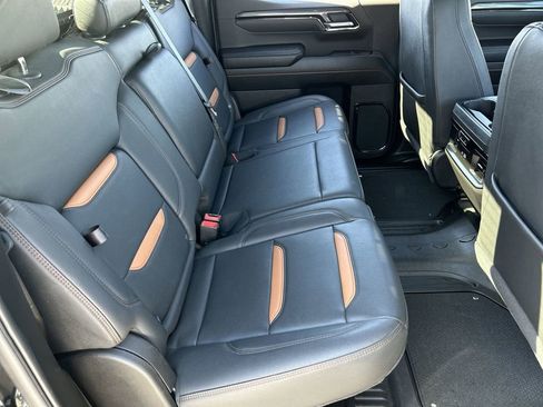 Used 2025 GMC Sierra 1500 AT4 w/ Technology Package AWD/4WD image 26
