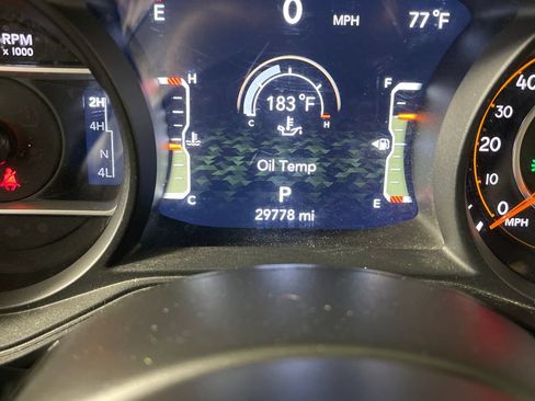 Used 2025 Jeep Wrangler Unlimited Sahara AWD/4WD image 19