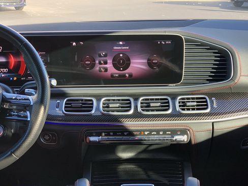 Used 2024 Mercedes-Benz GLE 53 AMG 4MATIC Coupe image 31