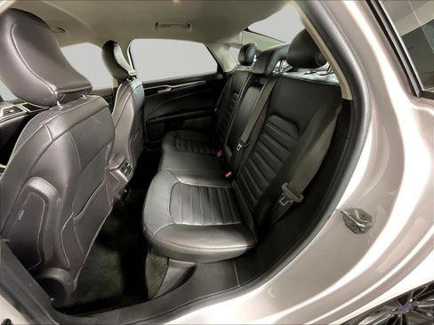 Used 2016 Ford Fusion SE w/ Equipment Group 202A FWD image 22