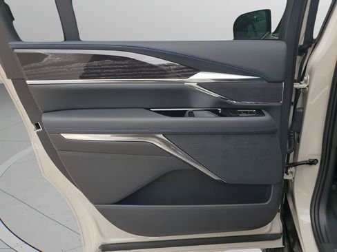 New 2026 Cadillac Escalade IQ Sport 1 w/ LPO, ONYX Package image 17