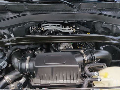 Used 2025 Ford Explorer ST AWD/4WD image 14