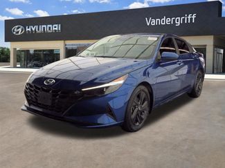 Used 2023 Hyundai Elantra SEL FWD video 1