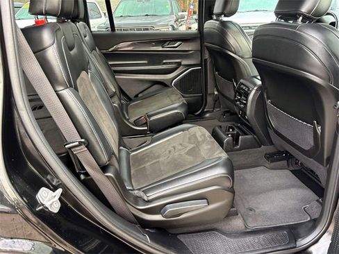 Used 2021 Jeep Grand Cherokee L Laredo image 18