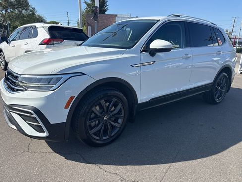Used 2022 Volkswagen Tiguan SE AWD/4WD image 2