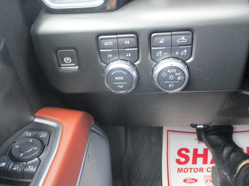 Used 2025 GMC Sierra 2500 Denali Ultimate image 14