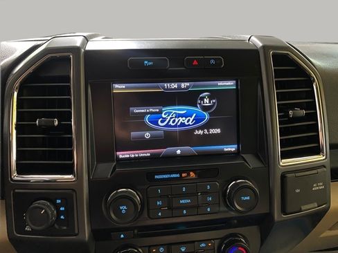 Used 2015 Ford F150 XLT w/ Equipment Group 302A Luxury AWD/4WD image 13