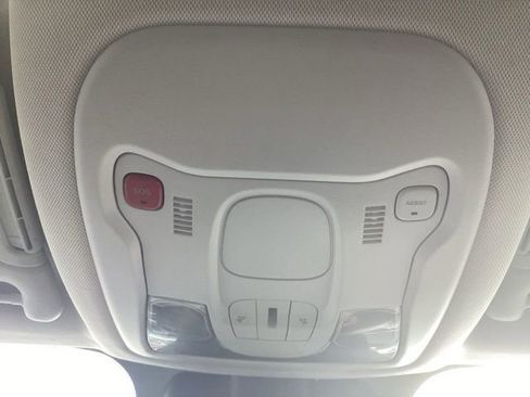 Used 2021 Jeep Renegade Latitude w/ Convenience Group image 27