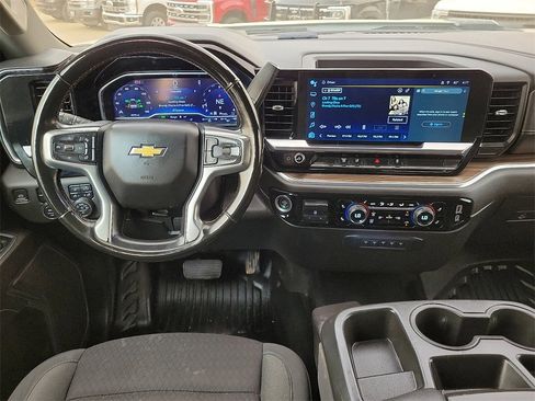 Used 2024 Chevrolet Silverado 2500 LT w/ Convenience Package image 17