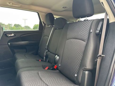 Used 2019 Dodge Journey SE w/ Connectivity Group FWD image 27