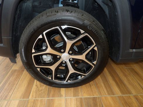 Used 2024 Jeep Compass Limited image 10