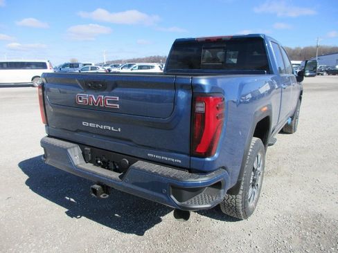 New 2026 GMC Sierra 2500 Denali w/ Denali Reserve Package AWD/4WD image 5