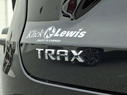 Used 2024 Chevrolet Trax LT w/ Driver Confidence Package image 33