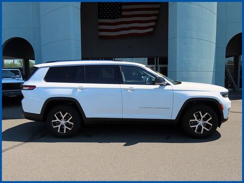 Used 2023 Jeep Grand Cherokee L Limited AWD/4WD image 1