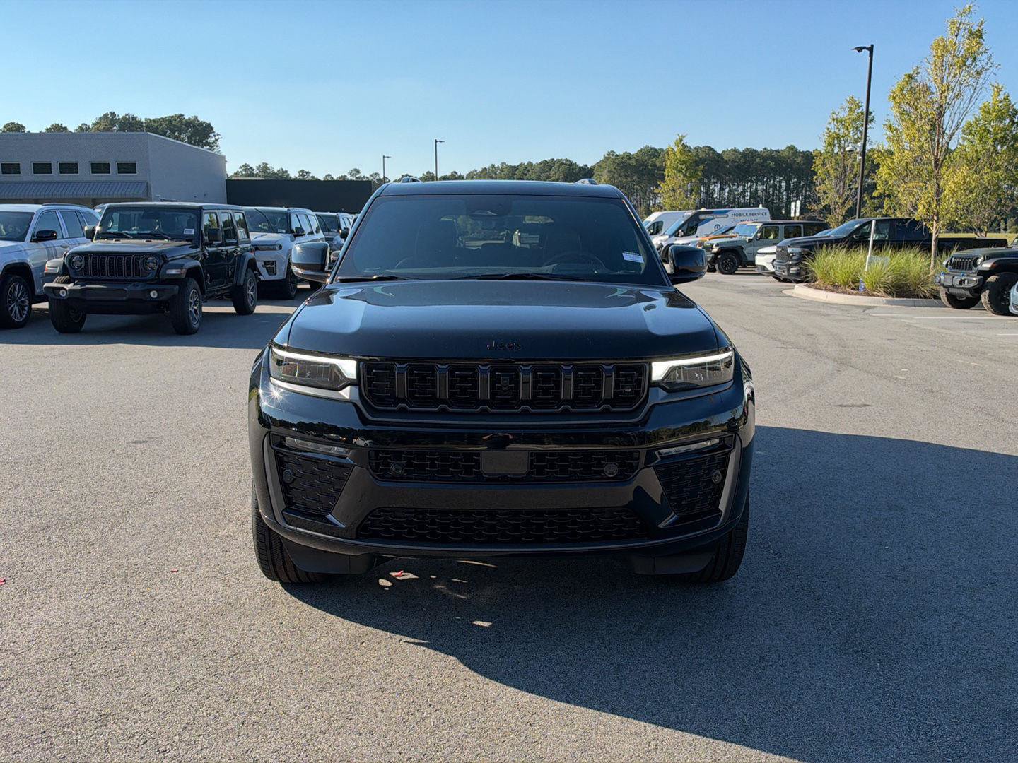 New 2027 Jeep Grand Cherokee Summit AWD/4WD image 2