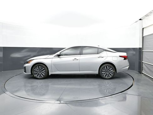 New 2026 Nissan Altima 2.5 SV AWD/4WD image 8
