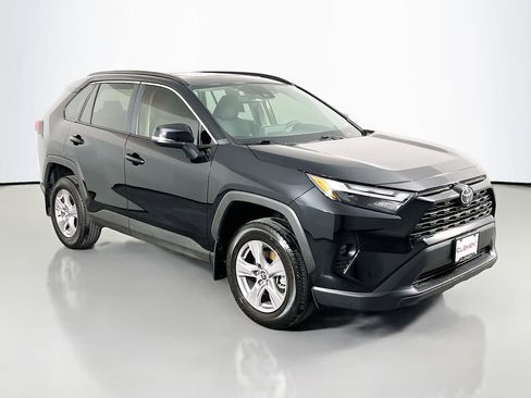 Used 2025 Toyota RAV4 XLE w/ Convenience Package FWD image 4