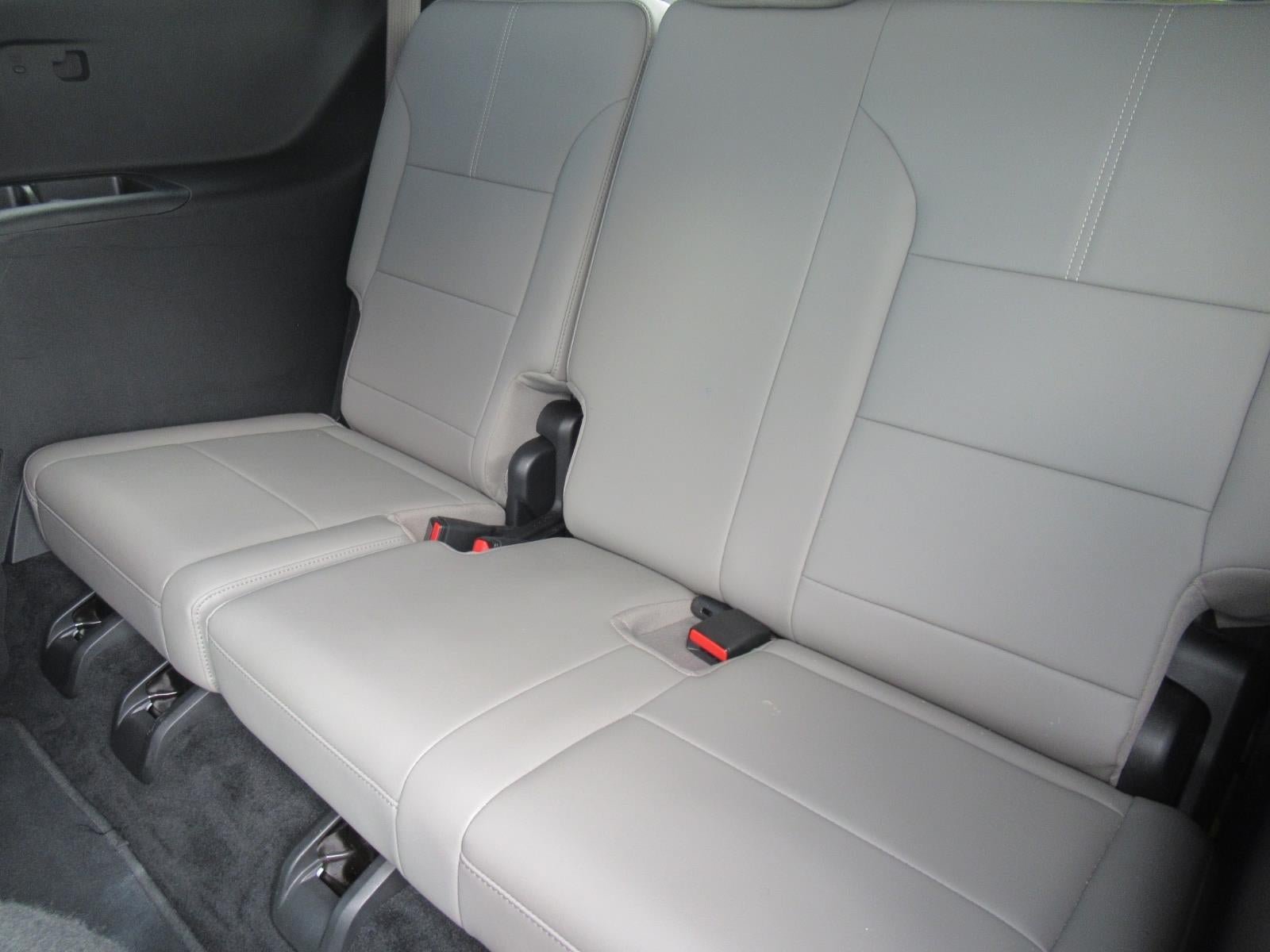 Used 2026 GMC Acadia Elevation w/ Elevation Premium Package FWD image 38