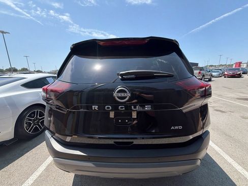 Used 2023 Nissan Rogue S AWD/4WD image 6