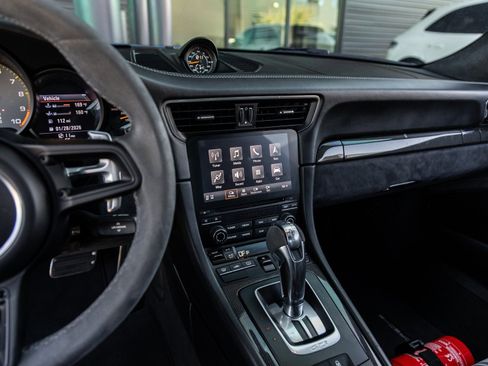 Certified 2018 Porsche 911 GT3 image 37