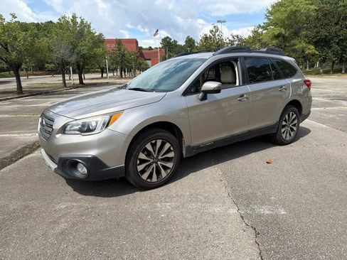 Used 2017 Subaru Outback 2.5i Limited AWD/4WD image 3