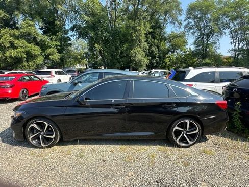 Used 2019 Honda Accord Sport image 2