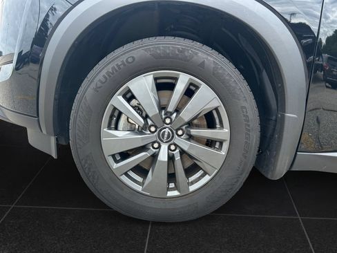 Used 2024 Nissan Pathfinder SV w/ SV Premium Package AWD/4WD image 9