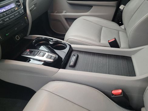 Used 2018 Honda Pilot Touring image 26