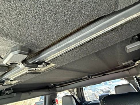 Used 2023 Ford Bronco Badlands image 45