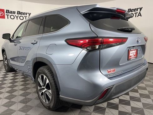 Certified 2022 Toyota Highlander XLE image 23