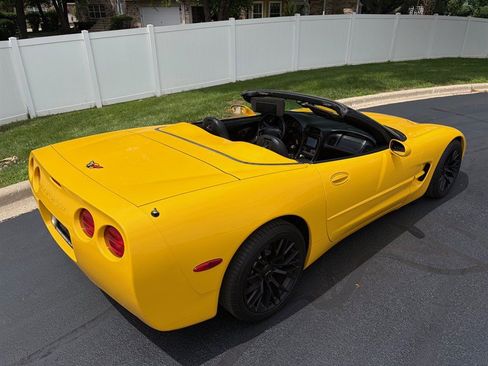 Used 2004 Chevrolet Corvette Convertible w/ Preferred Equipment Group RWD image 26