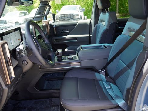 Used 2024 GMC Hummer EV 3X w/ Omega Edition AWD/4WD image 17