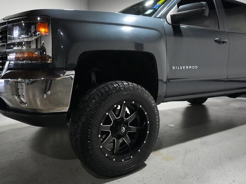 Used 2018 Chevrolet Silverado 1500 LT w/ All Star Edition image 2