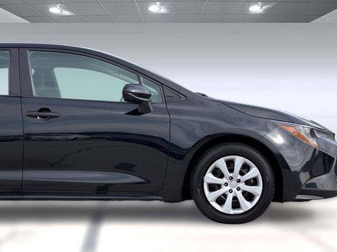 Used 2024 Toyota Corolla LE image 32