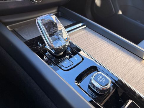New 2026 Volvo XC60 B5 Core w/ Climate Package image 31