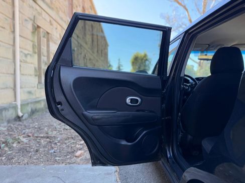 Used 2018 Kia Soul + FWD image 15
