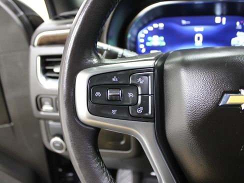 Used 2022 Chevrolet Suburban Premier image 11