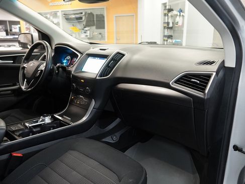 Used 2019 Ford Edge SEL image 33
