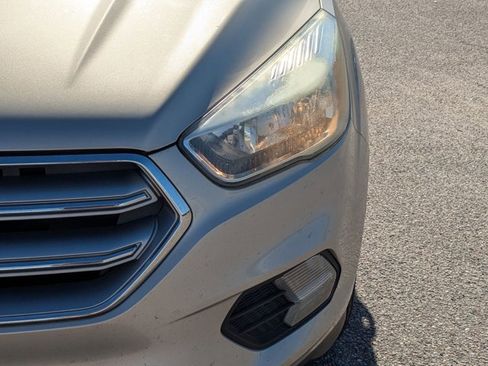 Used 2017 Ford Escape SE image 9