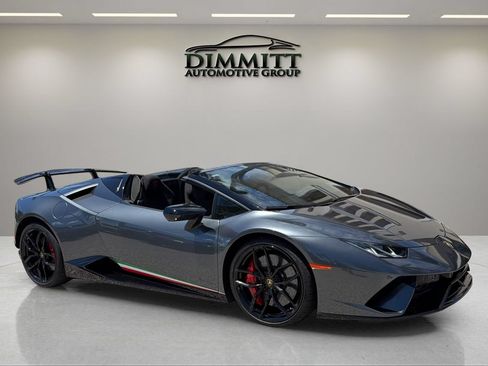 Used 2019 Lamborghini Huracan Performante AWD/4WD image 8