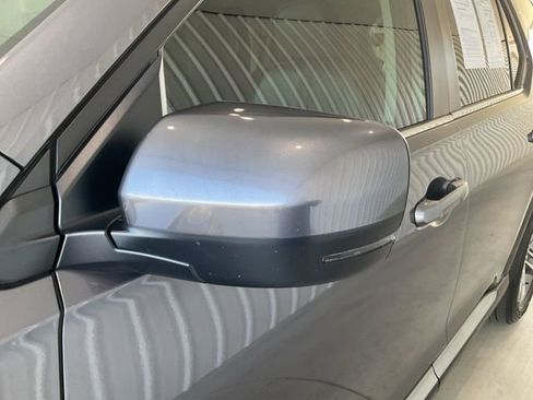 Used 2023 Honda Pilot EX-L image 3