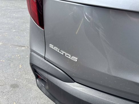 Used 2024 Kia Seltos LX AWD/4WD image 6