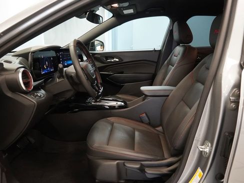 Certified 2025 Chevrolet Trax RS w/ Driver Confidence Package image 5